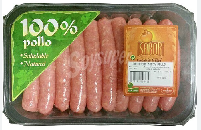 Espárragos blancos con salchichas de pollo.